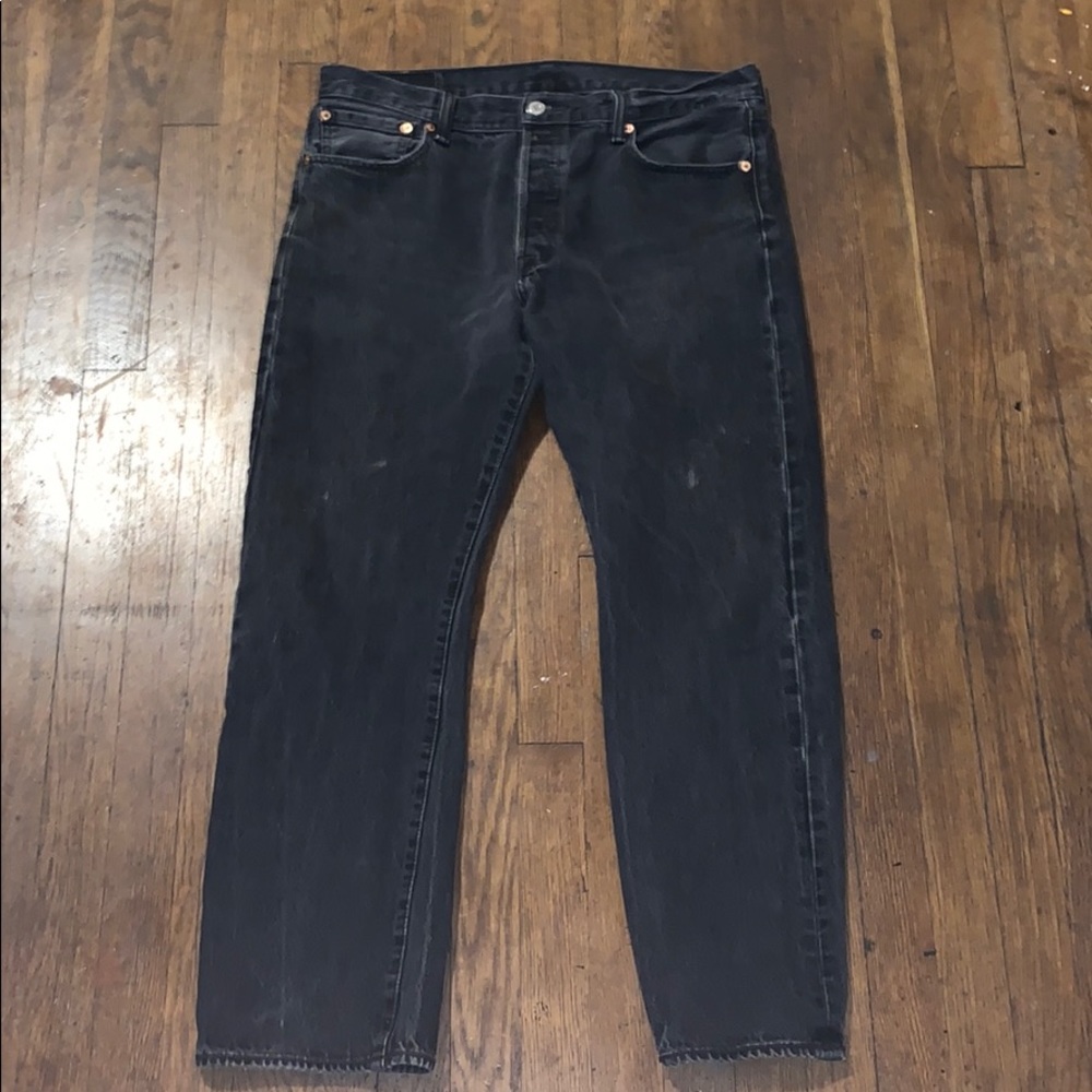 black levi’s jeans